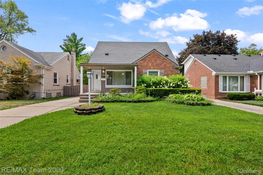 1511 N Silvery Lane, Dearborn, MI 48128 - #2