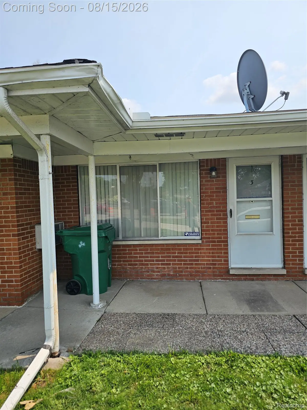 22444 Kelly Road #3, Eastpointe, MI 48021 - #1
