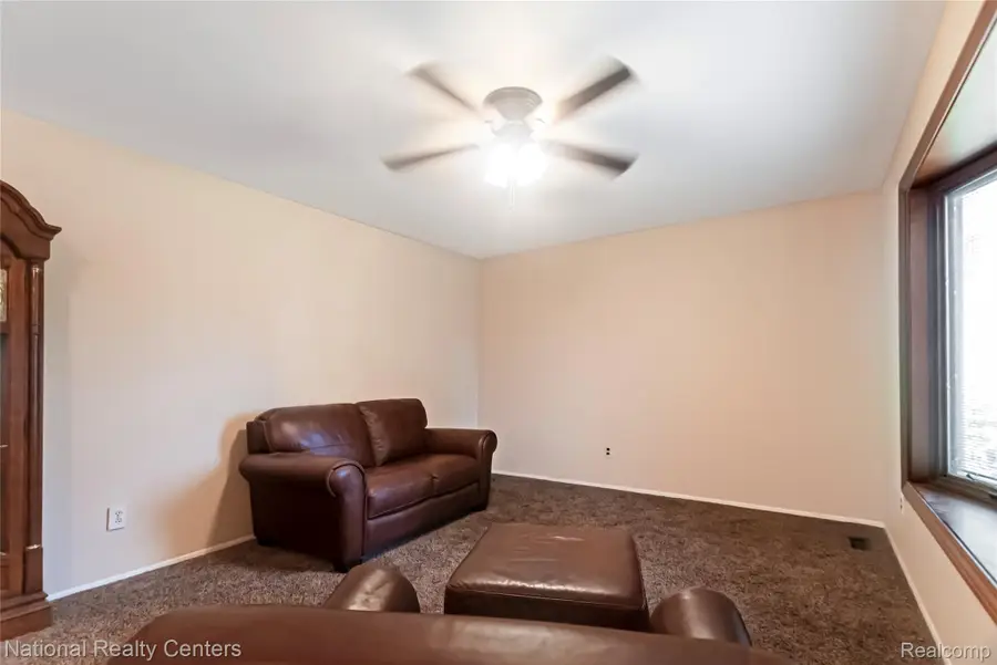 14343 Alpena Drive, Sterling Heights, MI 48313 - #3