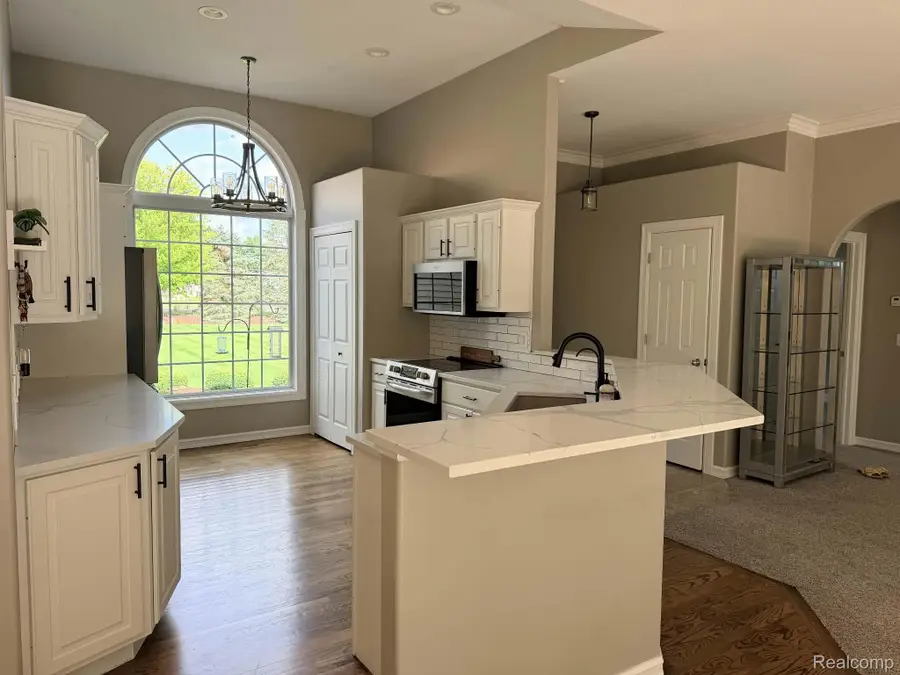 10070 N Fenton Road, Fenton, MI 48430 - #2