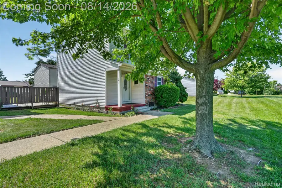 2824 Roundtree Drive, Troy, MI 48083 - #3