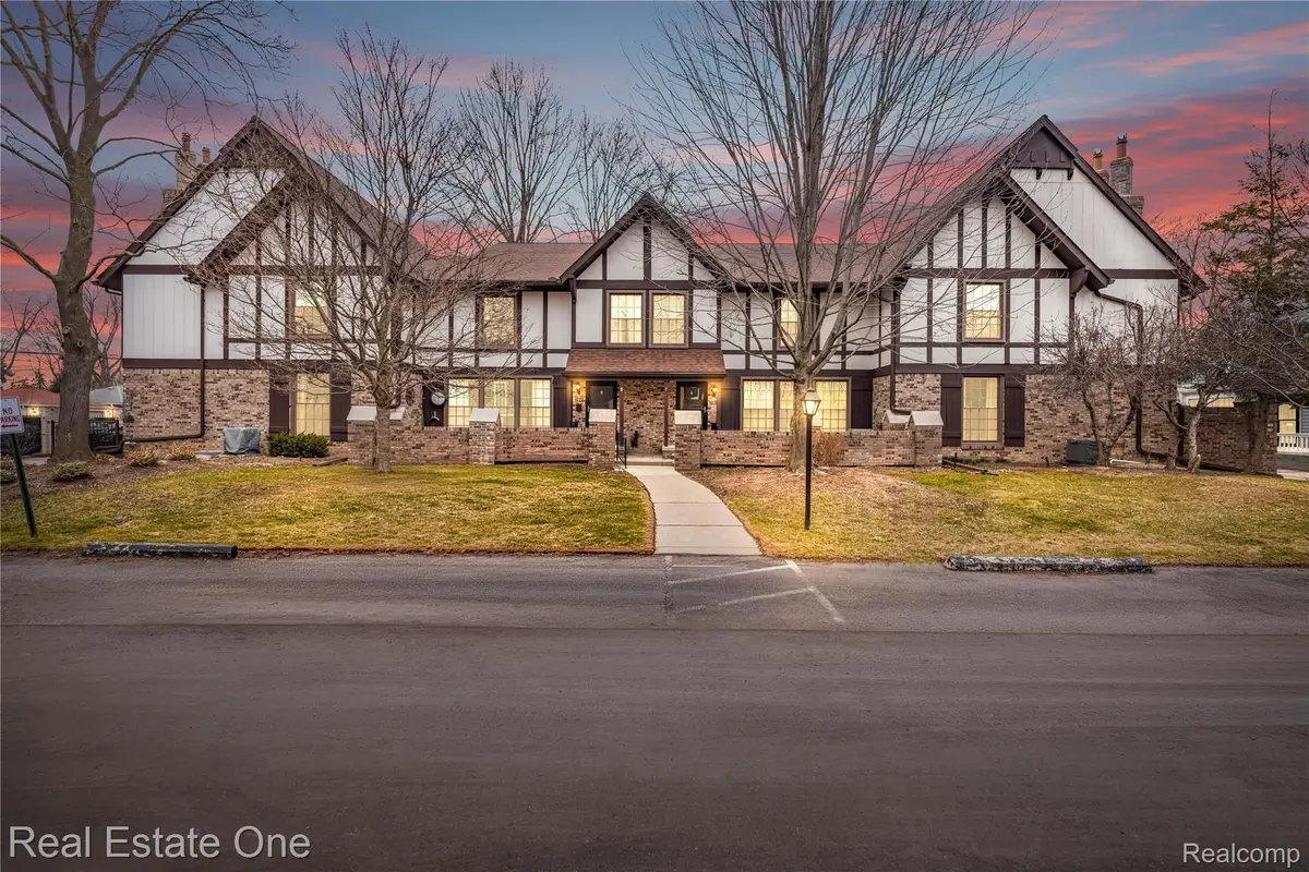 21901 Shore Pointe Lane #39, Saint Clair Shores, MI 48080 - #1