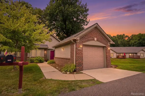 21305 Juniper Court #61, FarmingtonHills, MI 48336