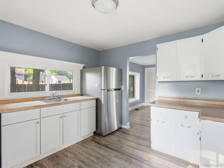 511 Riggs Street, Fenton, MI 48430 - #2