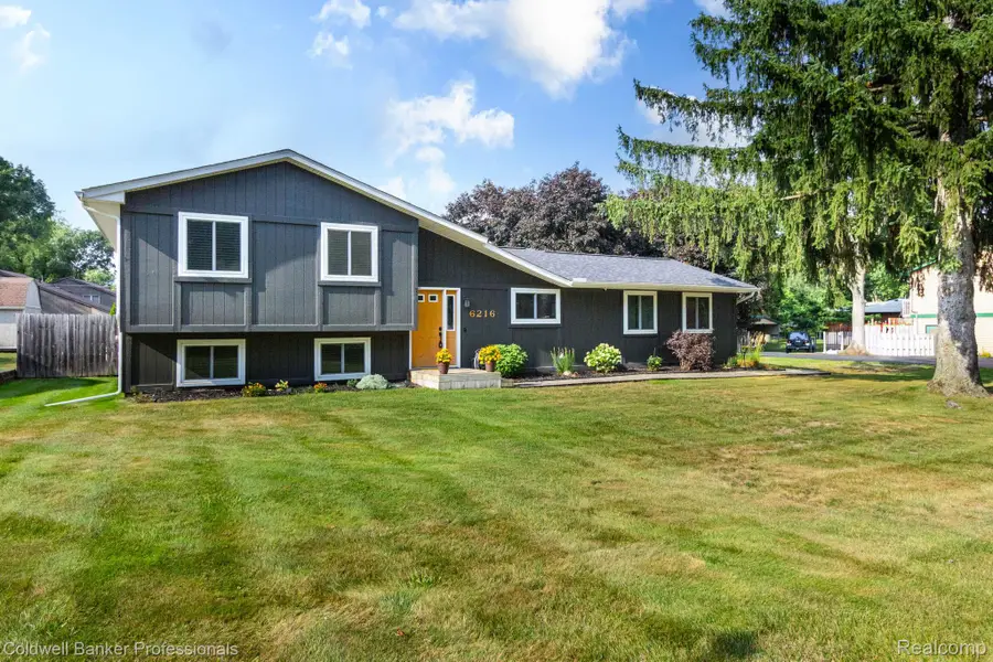 6216 Elizabeth Lake Road, Waterford, MI 48327 - #2