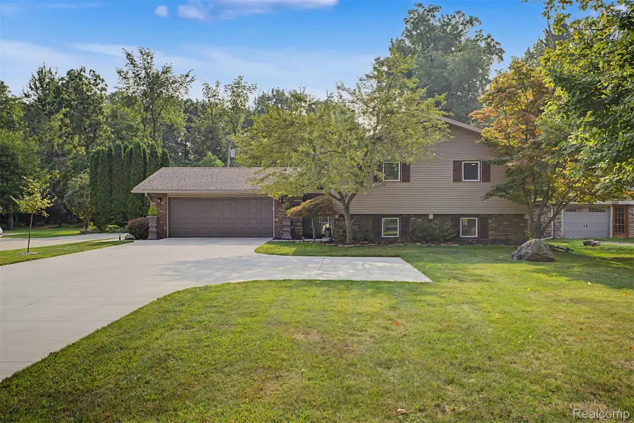 21055 Parke Lane, Grosse Ile, MI 48138 - #2