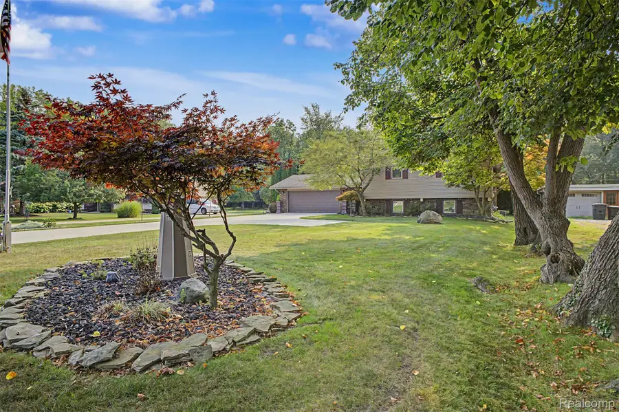 21055 Parke Lane, Grosse Ile, MI 48138 - #3