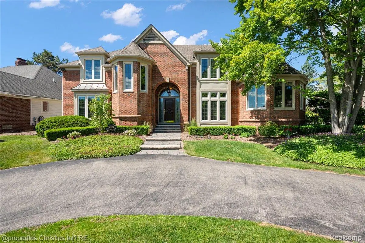 3021 E Ridge Court, Bloomfield, MI 48302 - #1