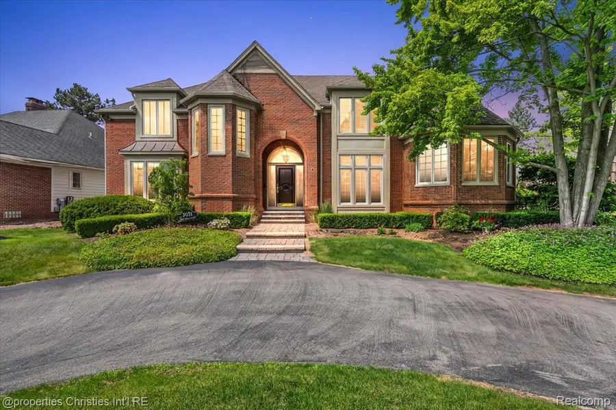 3021 E Ridge Court, Bloomfield, MI 48302 - #2