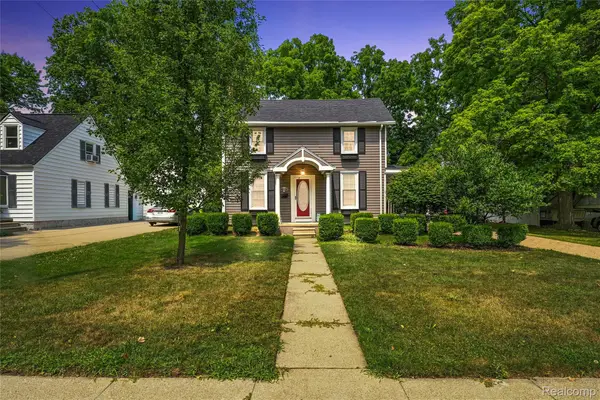 915 Main Street, Fenton, MI 48430