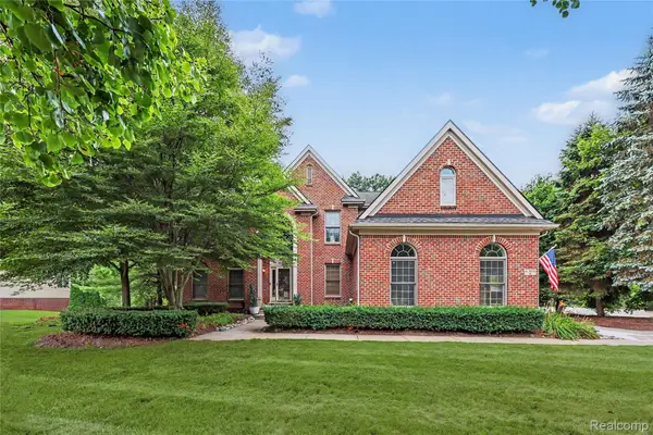 6304 Pennington Drive, WhiteLake, MI 48383