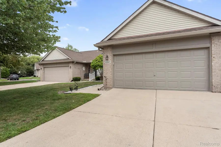 22897 Woodcreek Drive, Taylor, MI 48180 - #2
