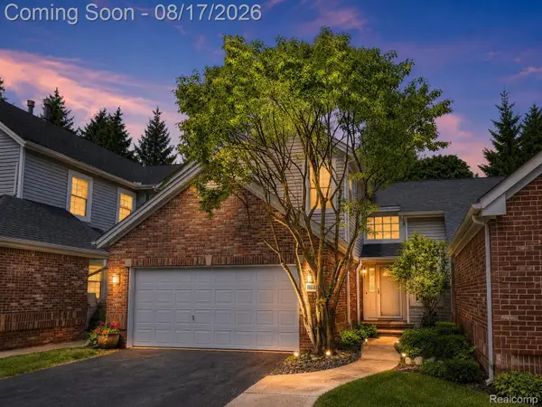 1168 Fairways Boulevard, Troy, MI 48085