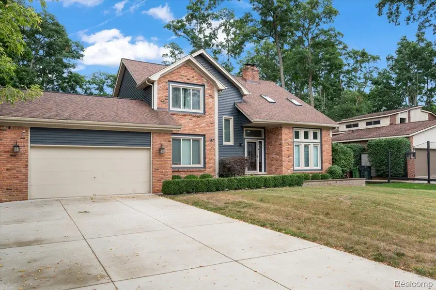 48952 Forest Drive, Utica, MI 48317 - #2