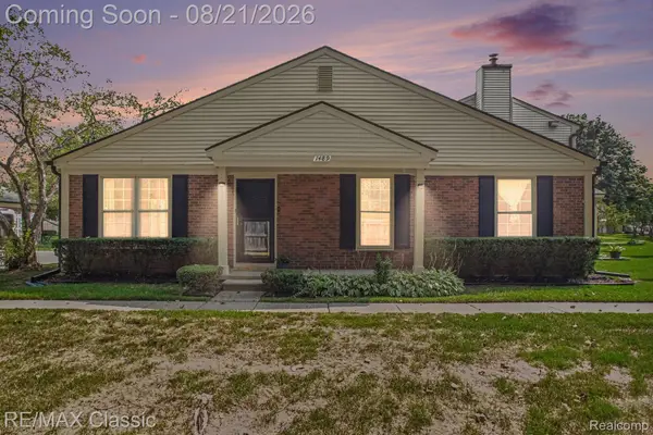 1489 Dover Hill N, WalledLake, MI 48390