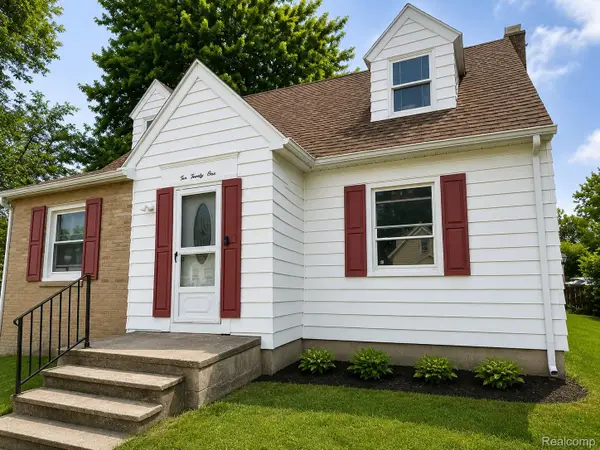 1021 Hapeman Street, Lansing, MI 48915