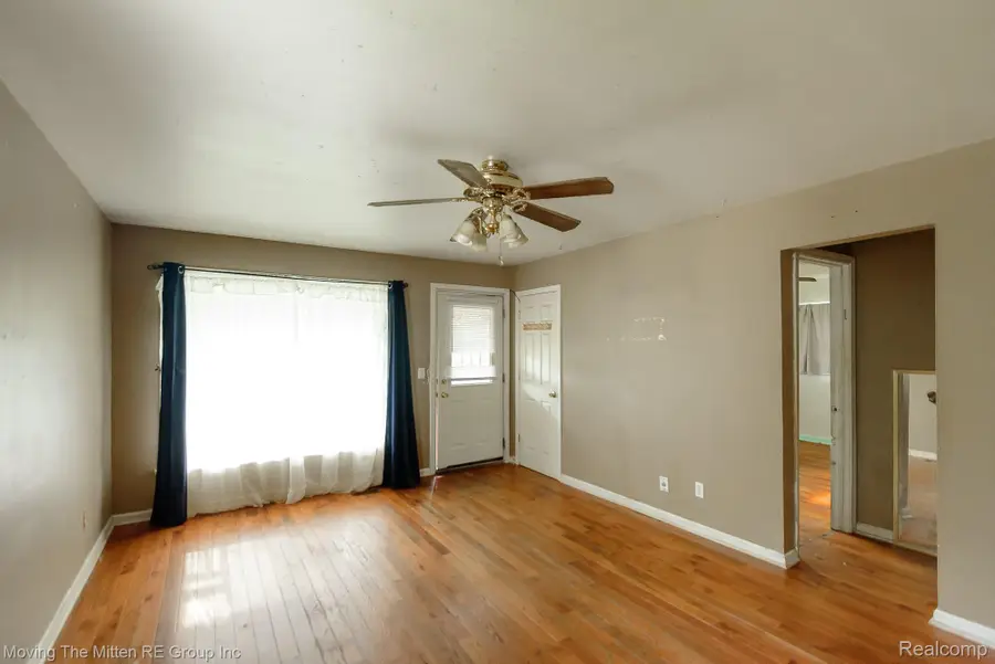 4487 Clippert Street, Dearborn Heights, MI 48125 - #3