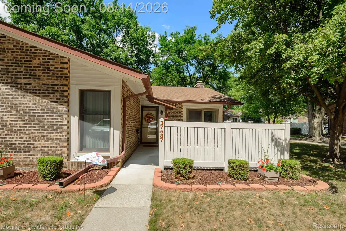 37587 Barkridge Circle, Westland, MI 48185 - #1