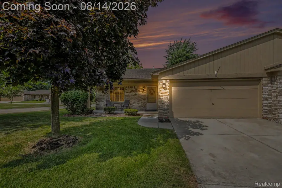 41595 Berly Drive, Clinton, MI 48038 - #2