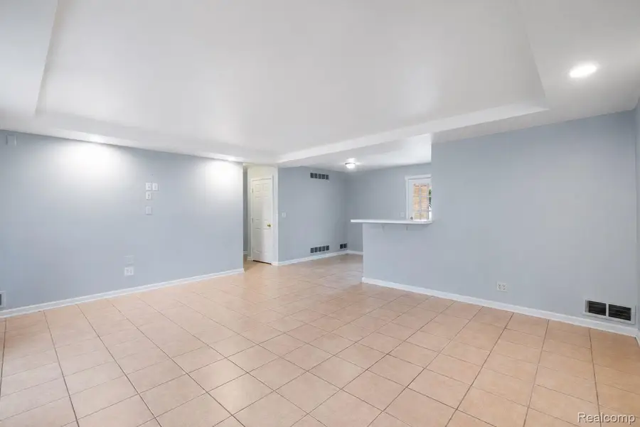 2495 Walce Drive, West Bloomfield, MI 48324 - #3