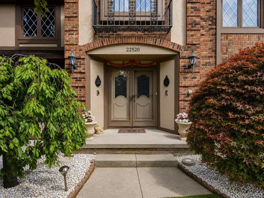 22520 Vacri Lane, Farmington Hills, MI 48335 - #3