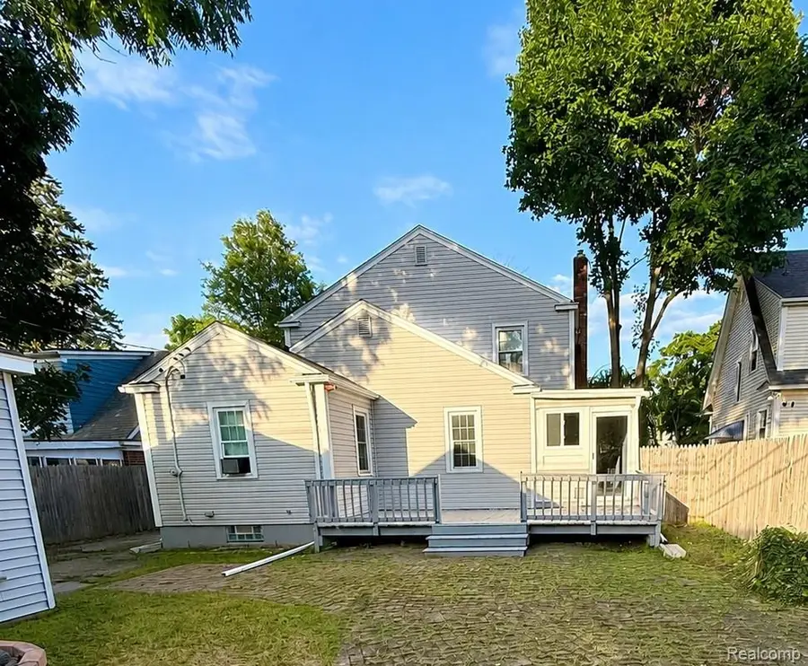 724 Kensington Avenue, Flint, MI 48503 - #2
