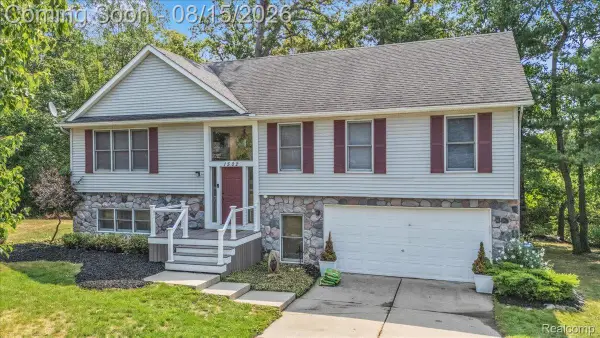 1522 Oregon Court, Waterford, MI 48327