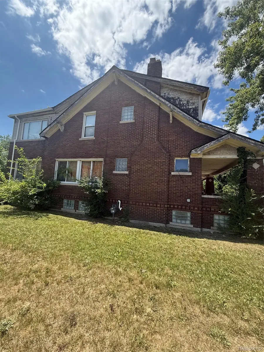 10974 Wilshire Drive, Detroit, MI 48213 - #2