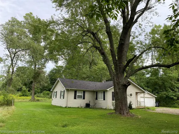 364 James Court, LakeOrion, MI 48362