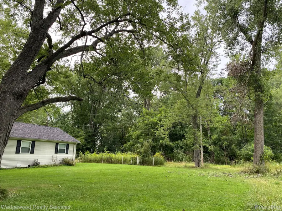 364 James Court, Lake Orion, MI 48362 - #2