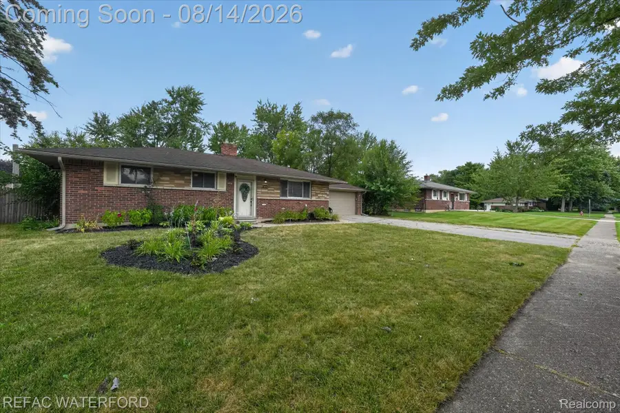 3476 Levee Street, Waterford, MI 48329 - #2