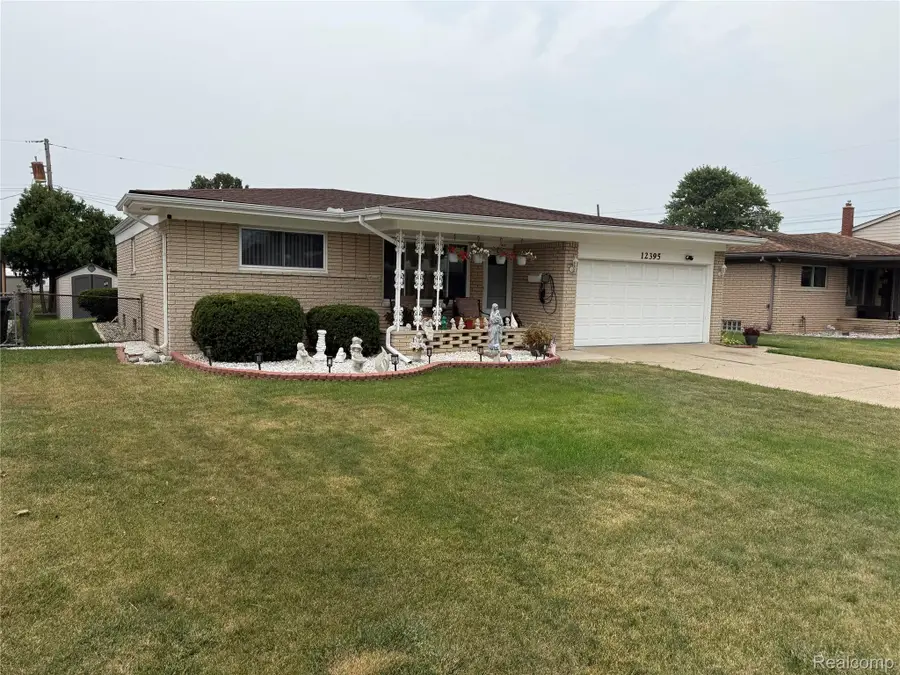 12395 Canterbury Drive, Sterling Heights, MI 48312 - #2