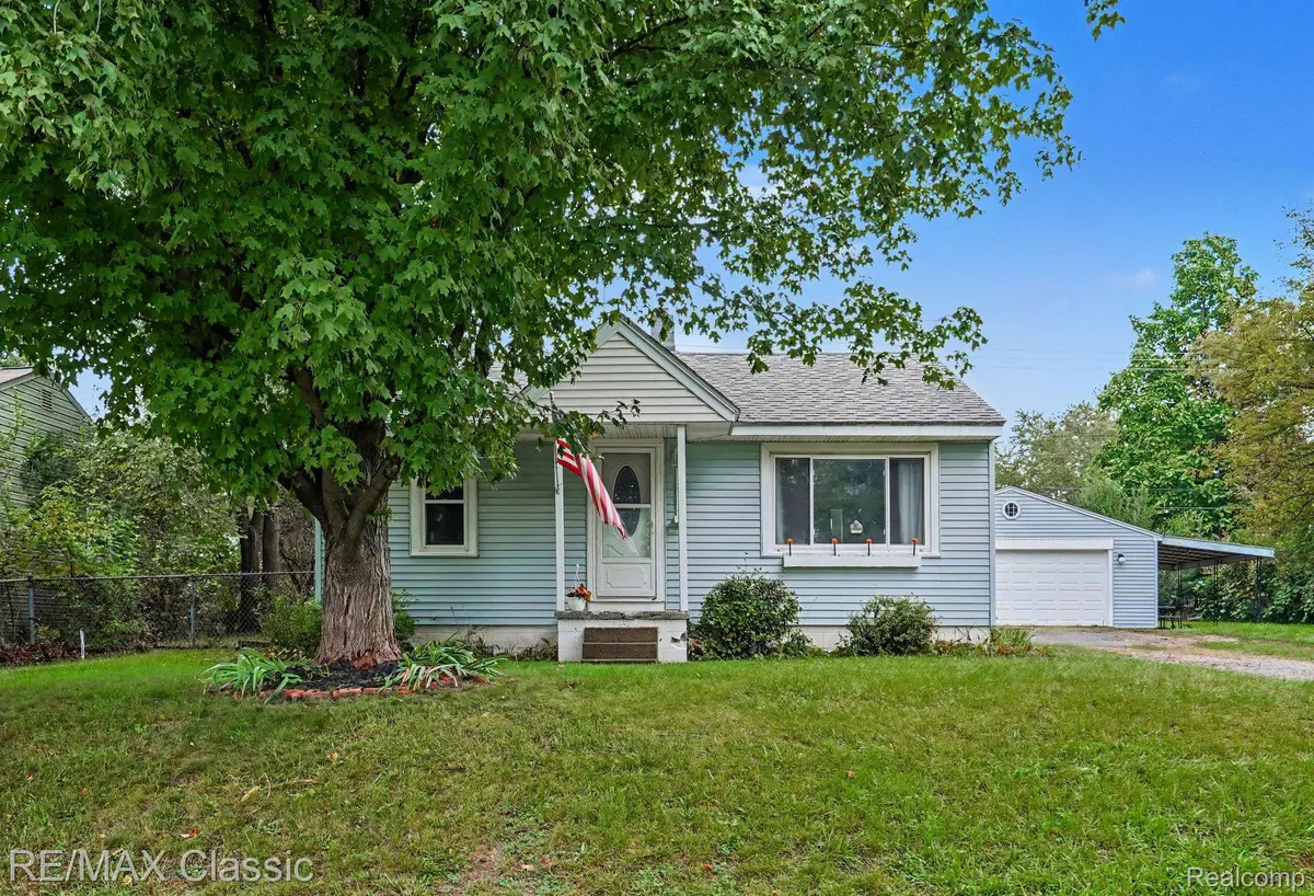 5812 Oster Drive, Waterford, MI 48327 - #1