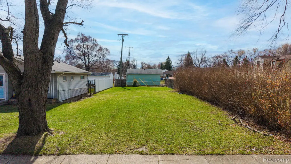 20751 Powers Avenue, Dearborn Heights, MI 48125 - #1