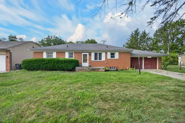 25126 W Chicago, Redford, MI 48239