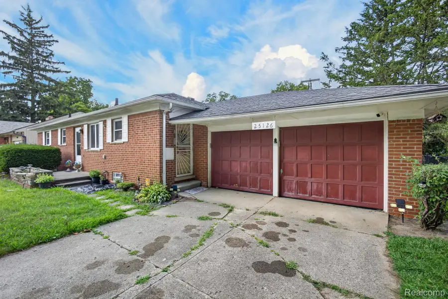25126 W Chicago, Redford, MI 48239 - #2