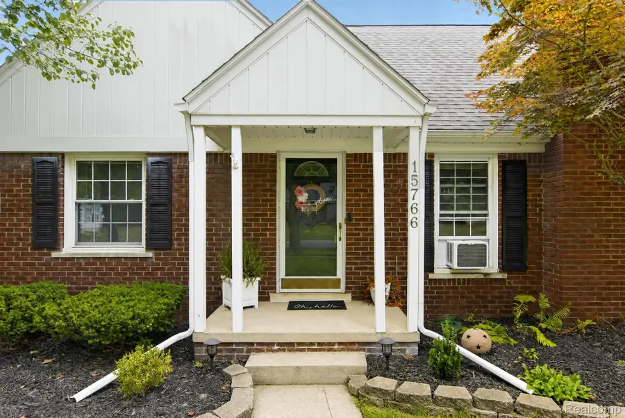 15766 Stamford Street, Livonia, MI 48154 - #3