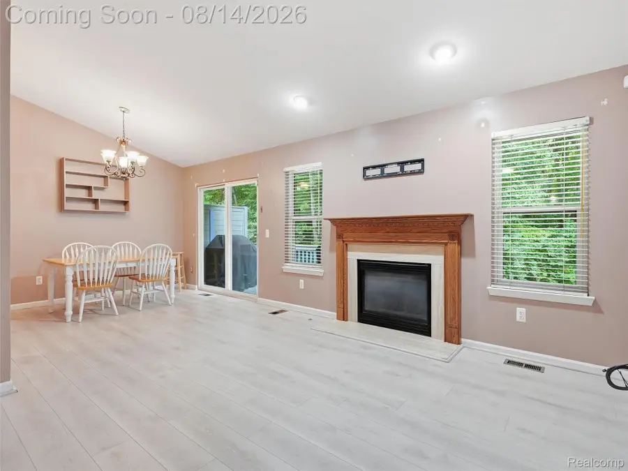 12375 Hickory E, Utica, MI 48315 - #3