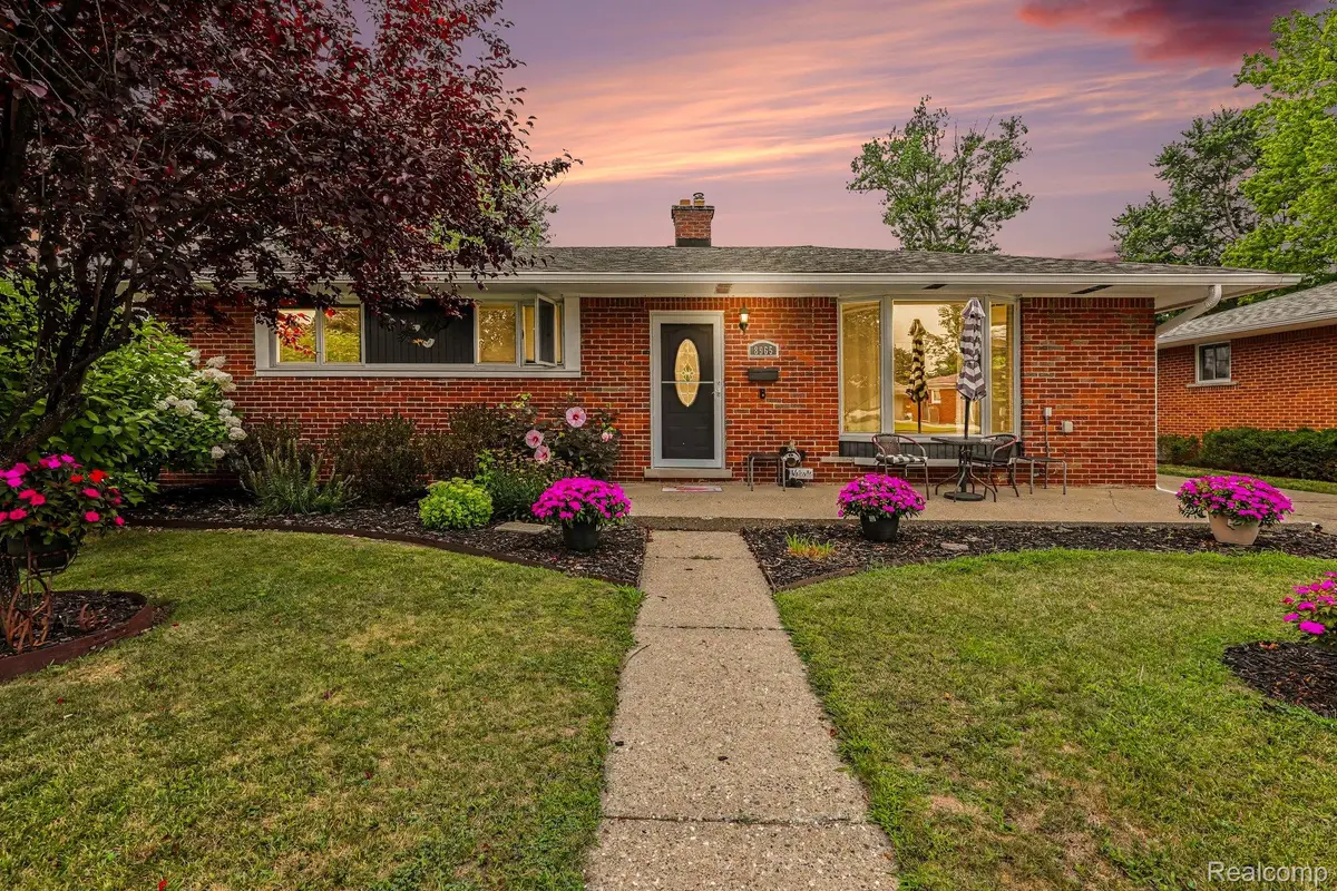 8965 Shannon Drive, Sterling Heights, MI 48314 - #1