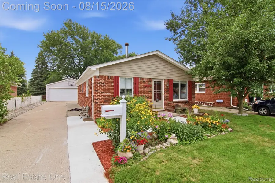 28024 Vogt Street, Saint Clair Shores, MI 48081 - #2