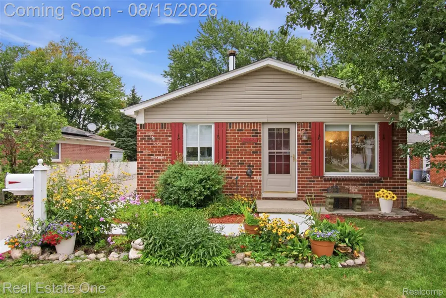 28024 Vogt Street, Saint Clair Shores, MI 48081 - #3