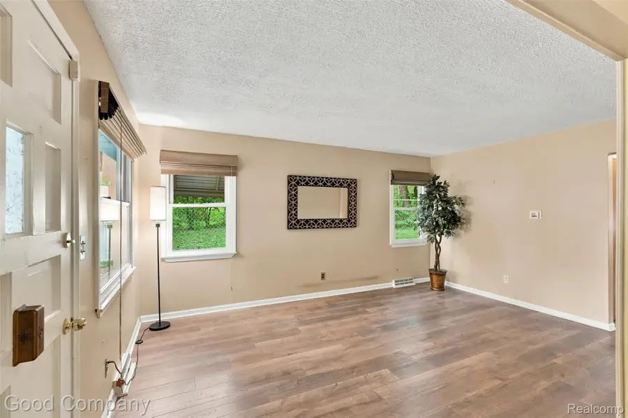 137 W Longfellow Avenue, Pontiac, MI 48340 - #3