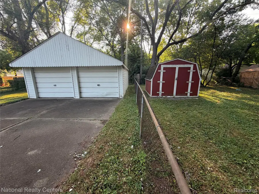 16590 Fenton Street, Detroit, MI 48219 - #3