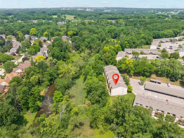 1693 Riverside Drive #3, RochesterHills, MI 48309