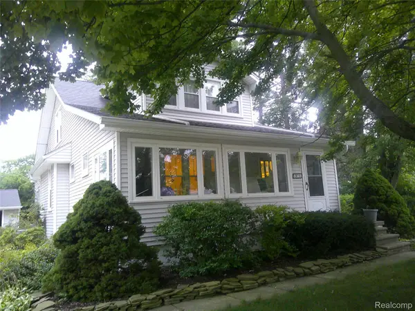 28710 Revere Avenue, Warren, MI 48092