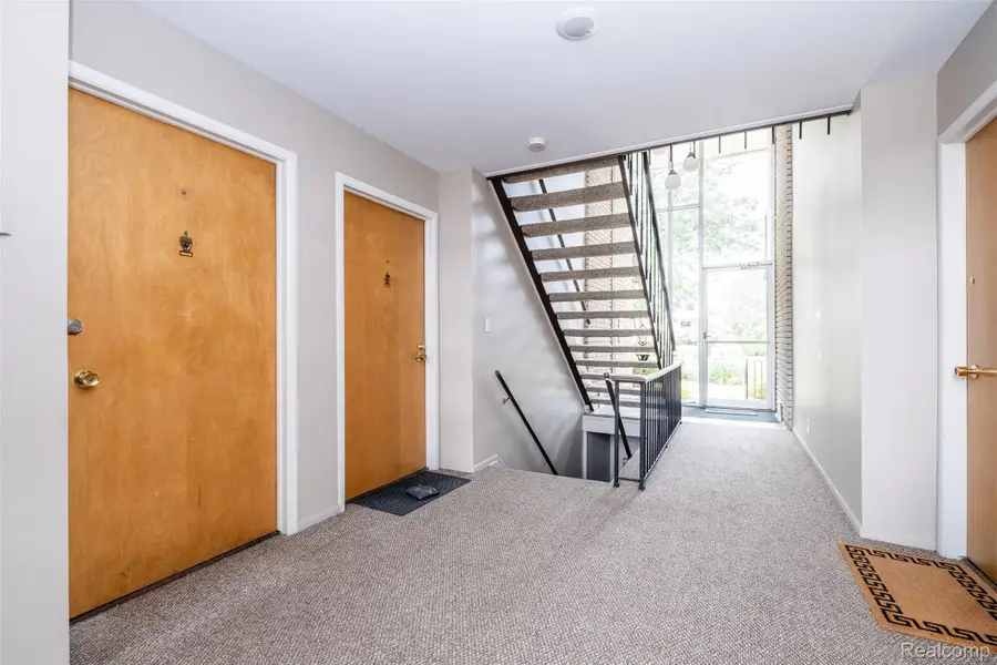 8513 Kennedy Circle #4, Warren, MI 48093 - #3