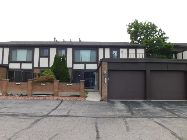406 Country Club Drive #66, StClairShores, MI 48082