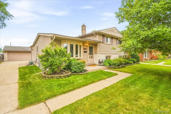 36629 Gilchrist Street, Westland, MI 48186