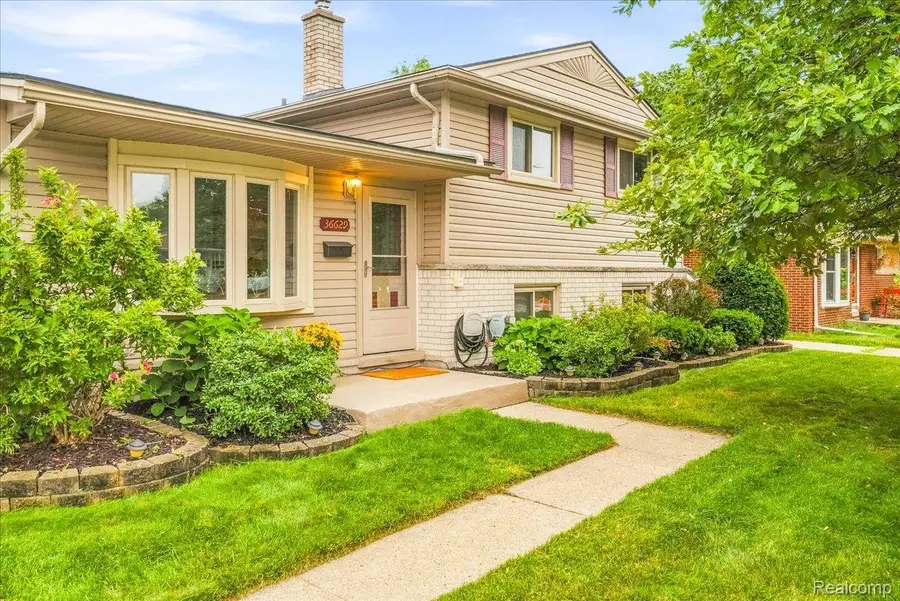 36629 Gilchrist Street, Westland, MI 48186 - #2