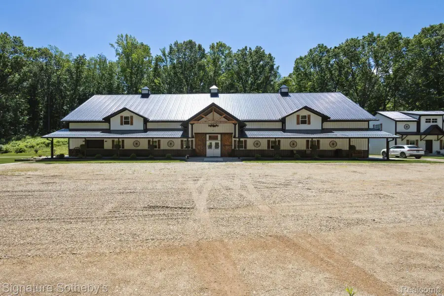 15165 Main Street, Buchanan, MI 49107 - #2